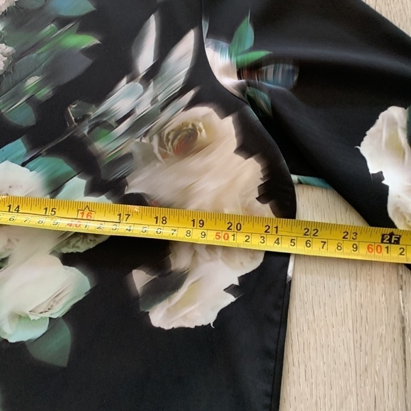 Silvian Heach Floral Blouse - size M black white silky - Picture 11 of 12